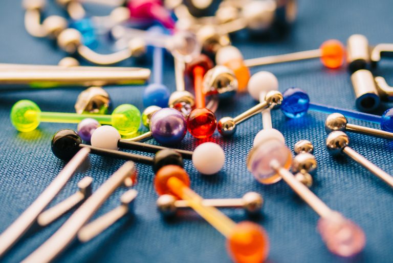 Piercings au téton : conseils pour le choix et l&rsquo;entretien