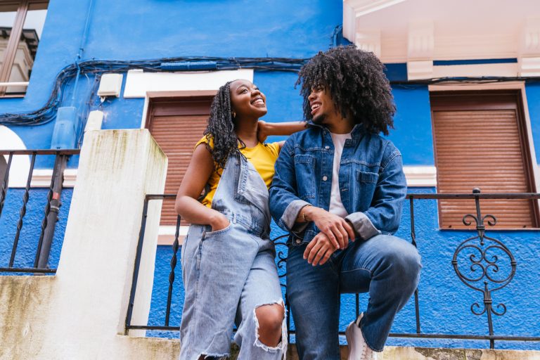 Les secrets pour réussir un total look denim tendance