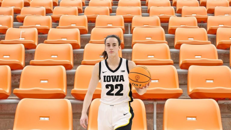 Caitlin Clark : taille de la star du basket !