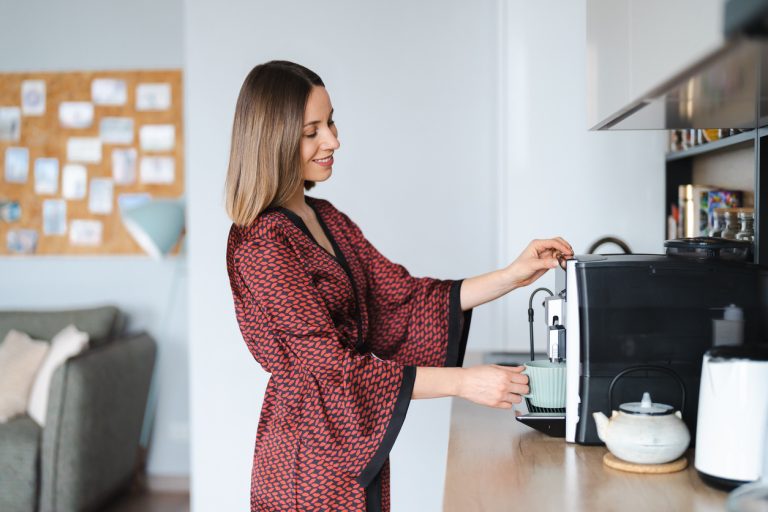 Quelle machine à expresso choisir : manuelle ou automatique ?