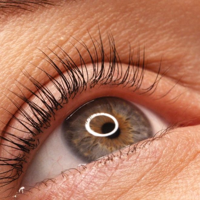 Point noir devant les yeux : quelle signification ?