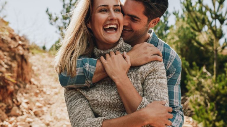 Quels sont les signes qu&rsquo;un homme est secrètement amoureux ?